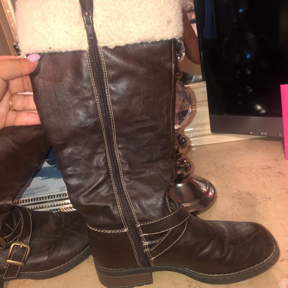 Brown boots